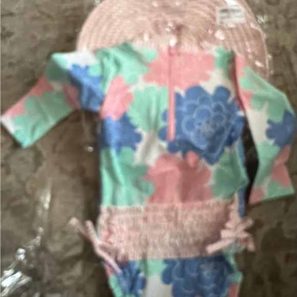 Rufflebutts NWT 12-18m Swimsuit and hat set!  Flowers and stripes! - Picture 2 of 3